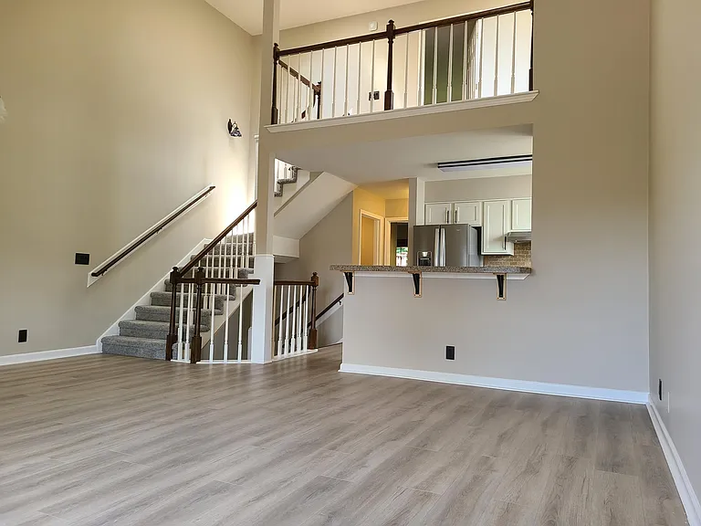 100 Villa View Ct — Photo 13