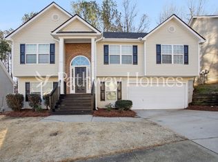 4256 Round Stone Dr, Snellville, GA 30039