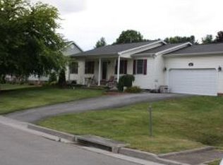 2013 Florist Dr, Abingdon, VA 24210