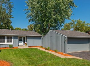 11460 Red Fox Dr, Osseo, MN 55369