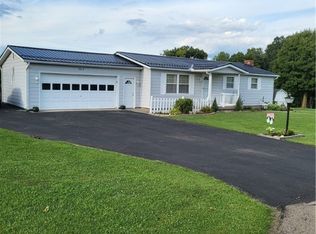 3915 Avalon Dr, Zanesville, OH 43701