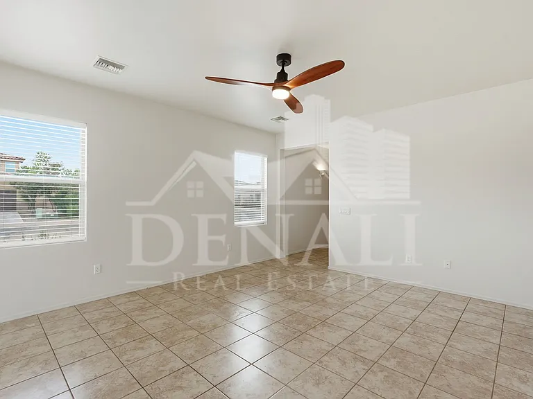 584 N Highlands Grove Ln — Photo 14