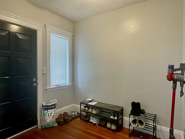 Building Photo - 23 Alexander Ave #1