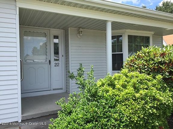 2nd image of 22 Manitoba Ct
