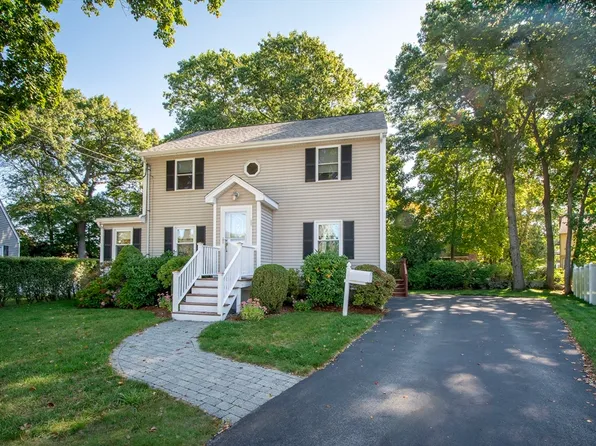 24 Briarwood Trl, Weymouth, MA 02188