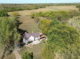 22952 W 220th St, Spring Hill, KS 66083