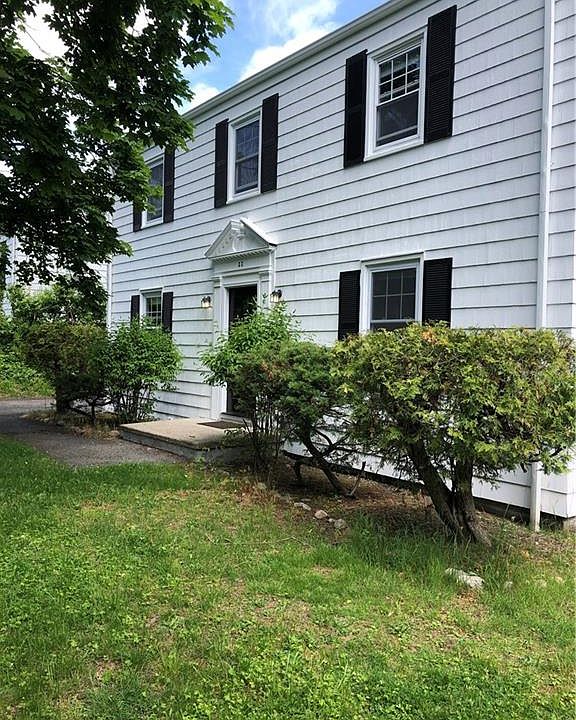 1st image of 33 Waterford Ln