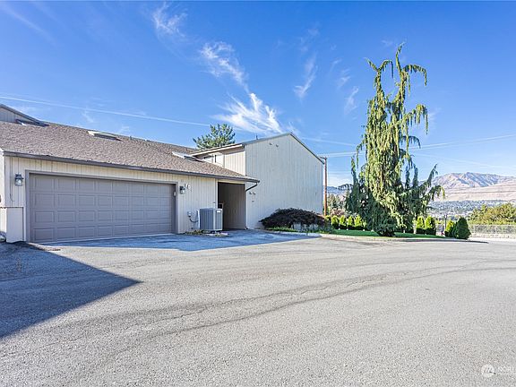2nd image of 225 19TH Street NE #10