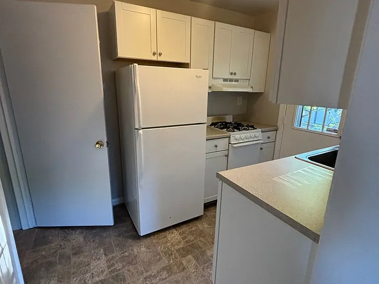 2856 Fairhaven Ave — Photo 6