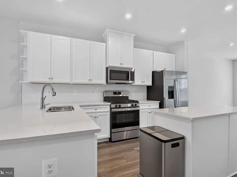 168 Woodgate Cir