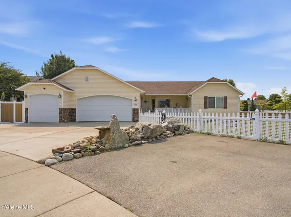 2740 W Porthill Ct, Hayden Lake, ID 83835