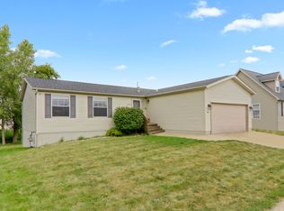 3003 Geranium Dr, Bloomington, IL 61705