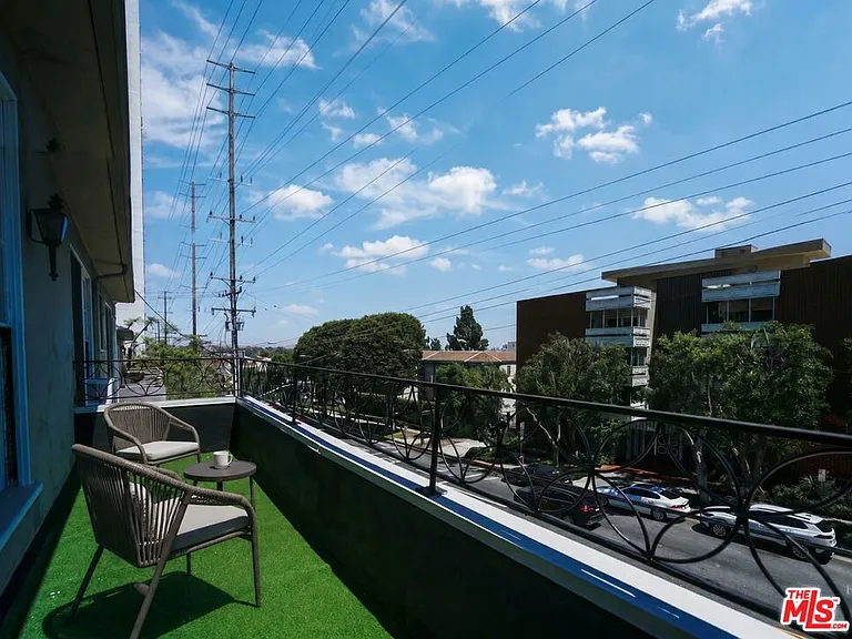 8551 Holloway Dr — Photo 11
