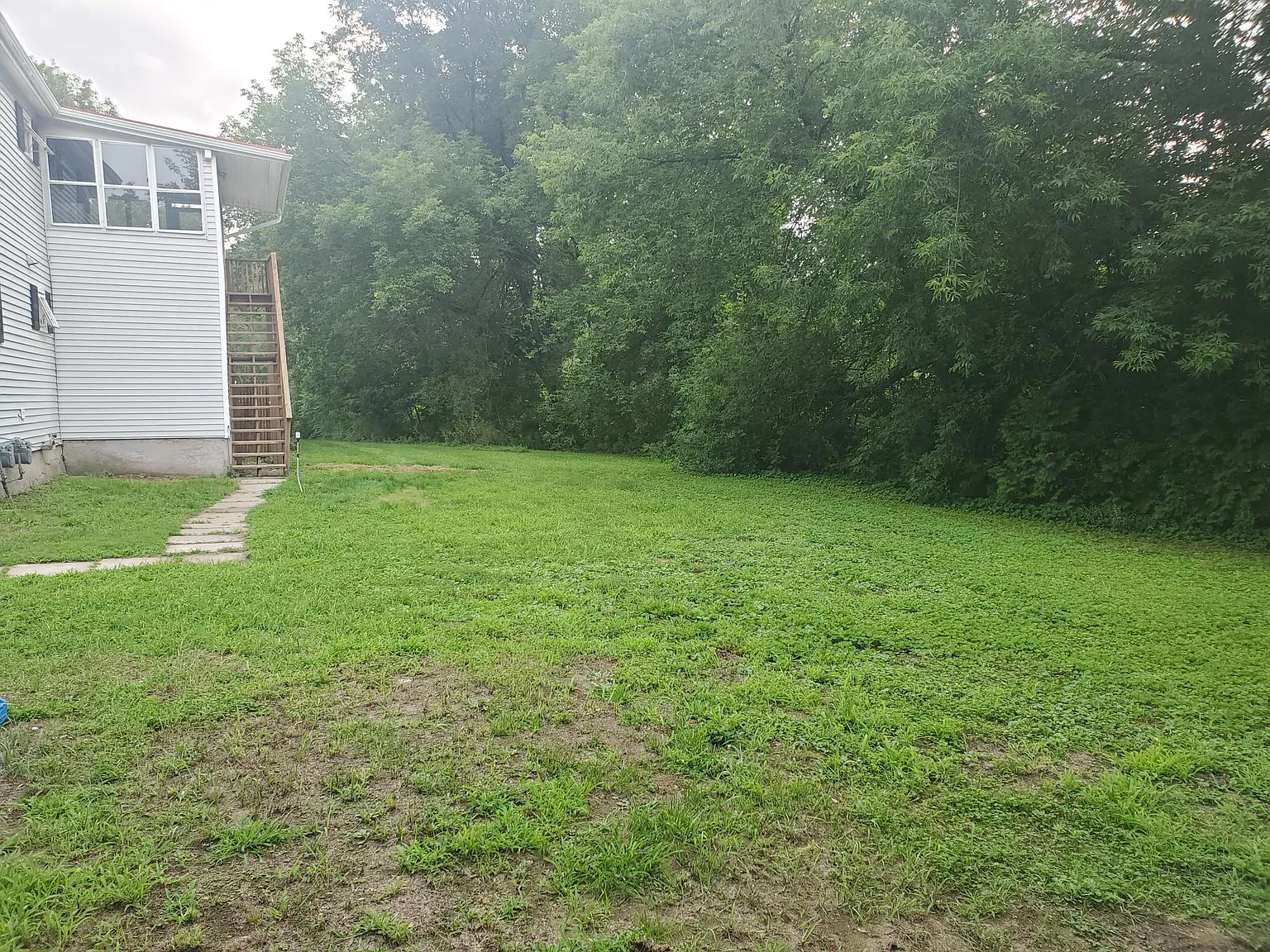 3 bed, 1200 sqft, $2,400 — Photo 3