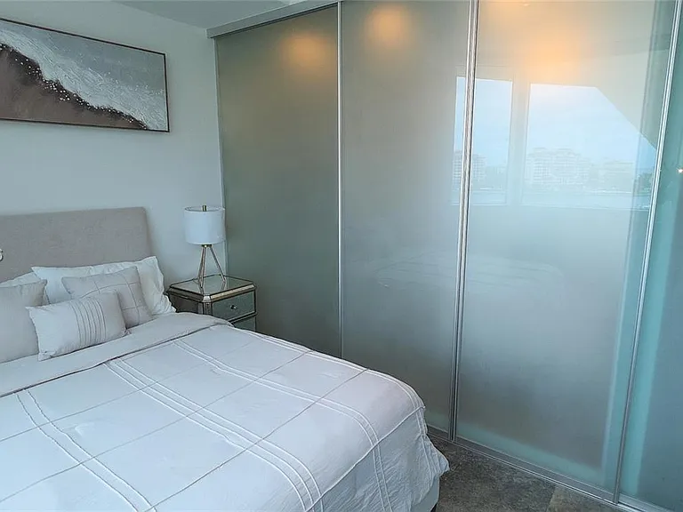 300 S Pointe Dr #908 — Photo 23