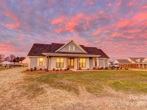 731 Kiser Rd, Bessemer City, NC 28016