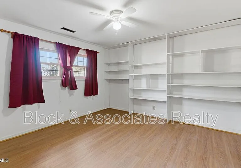 1200 Boxwood Ln — Photo 22