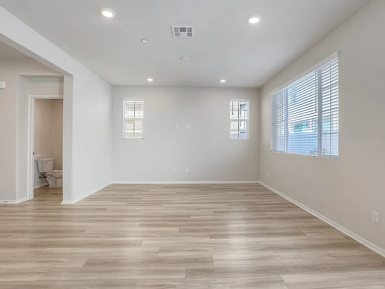 40530 Melrose Dr — Photo 14