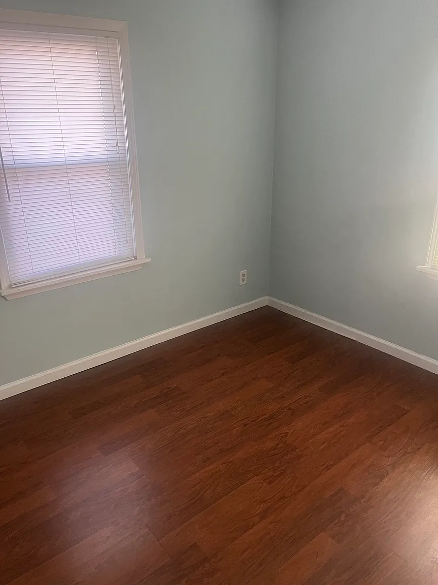 410 Kensington Ave photo 1