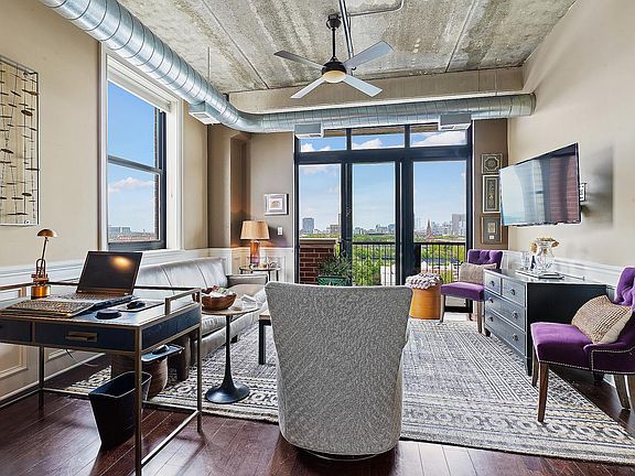 3rd image of 833 W 15th Pl Unit 801
