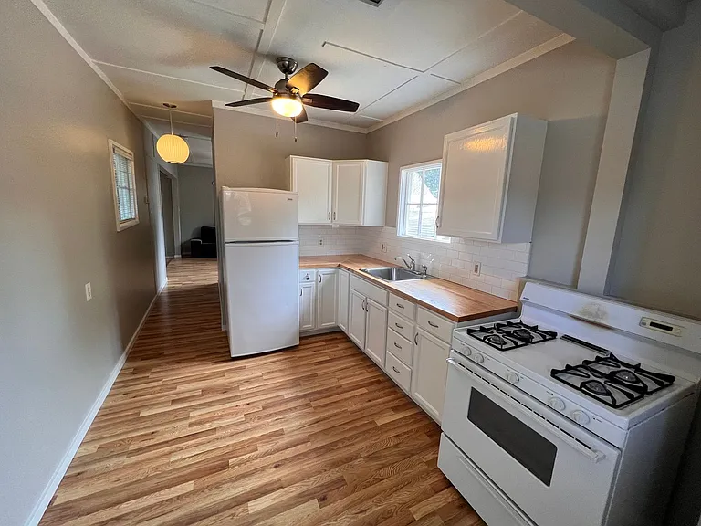 443 Center Blvd — Photo 6