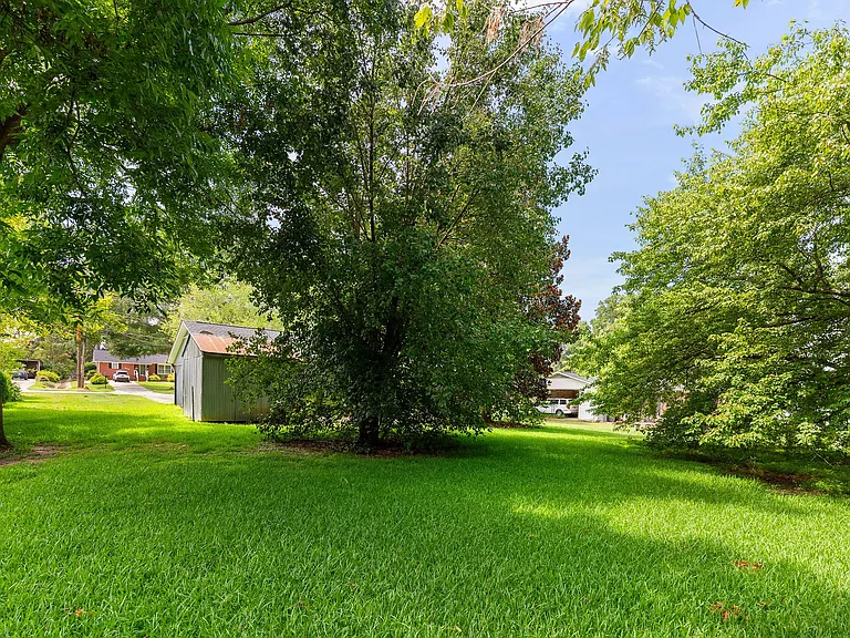 906 Vandora Ave — Photo 30