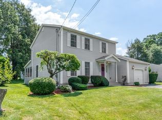 39 Venture Dr, Springfield, MA 01119