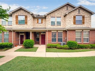 2215 Central Park Ln, Grand Prairie, TX 75050