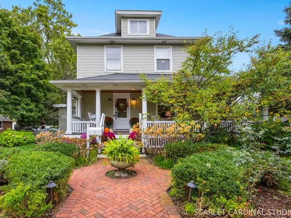 114 S Columbia St, Naperville, IL 60540