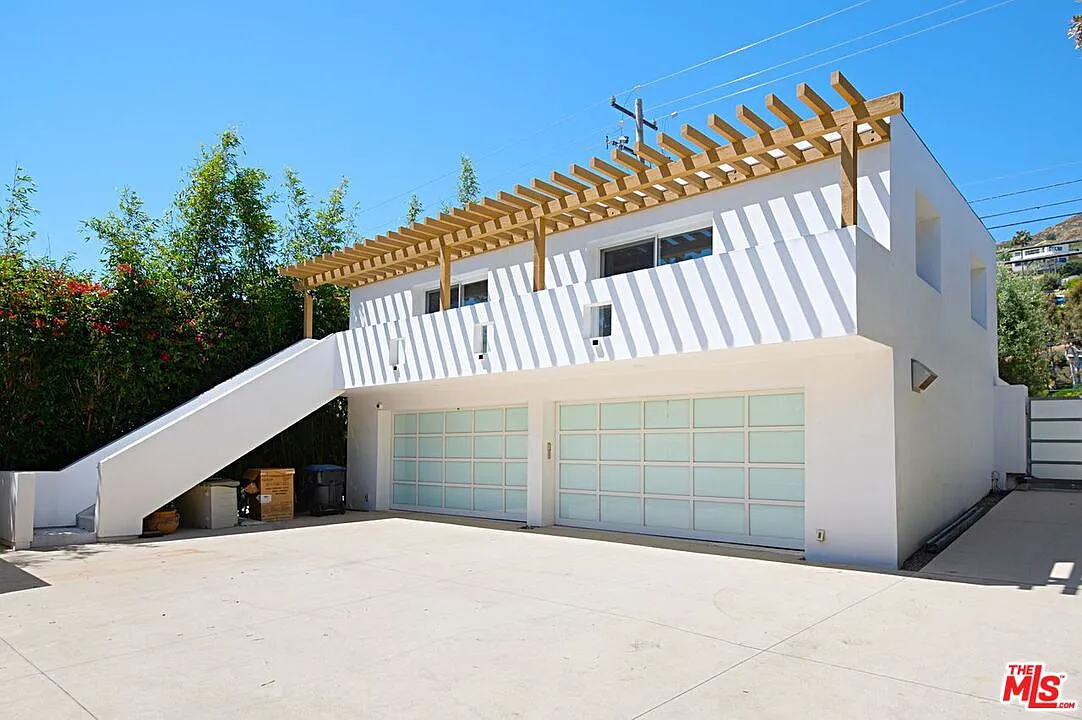 1 bed, 1.0 bath, $5,500 — Photo 1