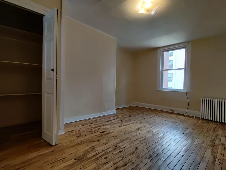 111 College St #3C — Photo 3