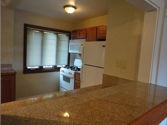 5th image of 1754 Northwest Blvd