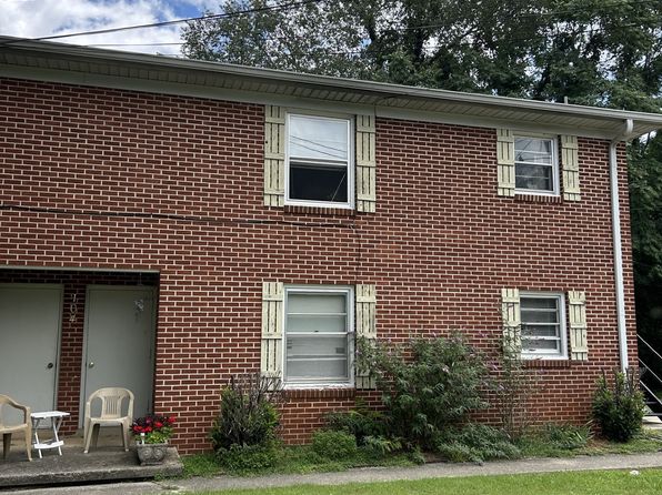 104 Greenlawn Dr #4
