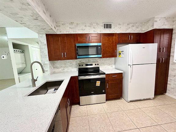 3rd image of 3355 Jaywood Ter APT J111