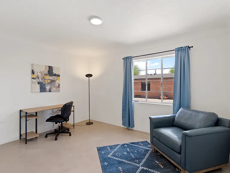 2233 N Forgeus Ave #2233 — Photo 6