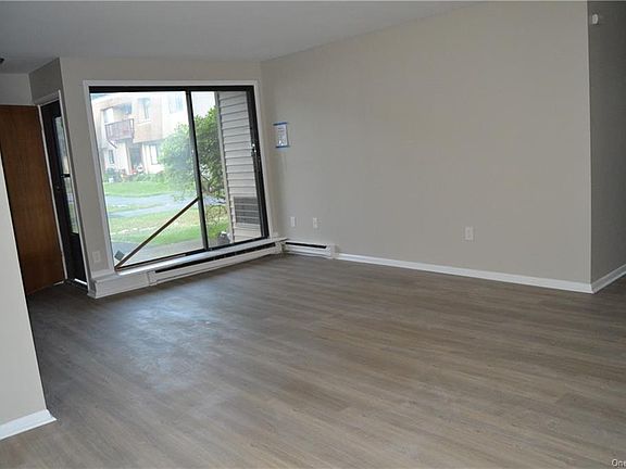 3rd image of 215 Vista On The Lk