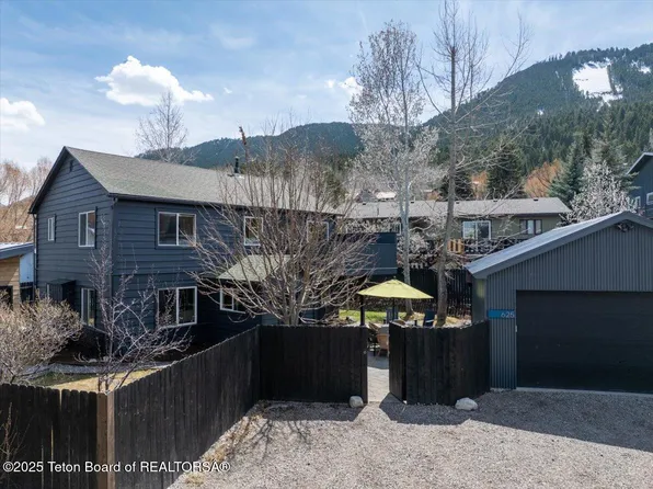 625 Cache Creek Dr, Jackson, WY 83001