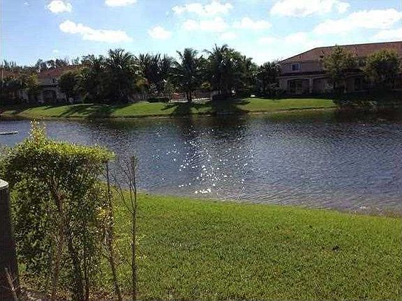 3rd image of 2545 SW 83rd Ave #105