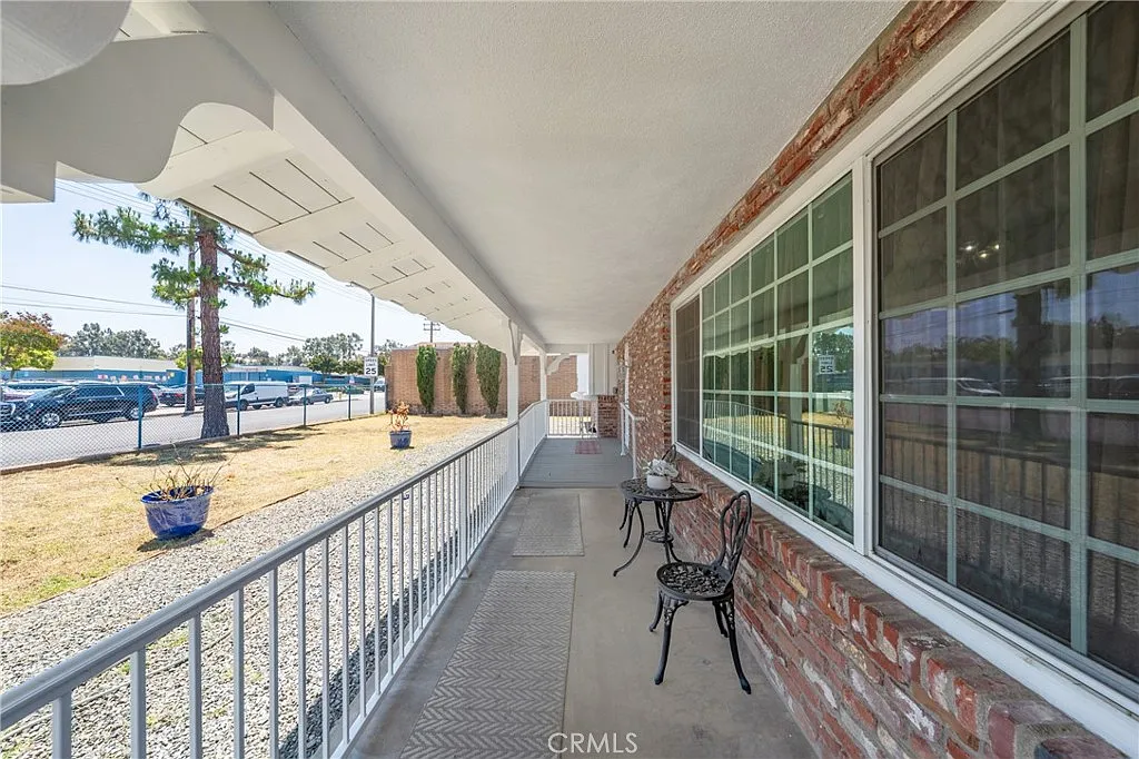 3 bed, 1762 sqft, $4,250 — Photo 3