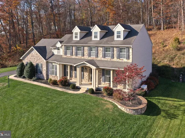 125 Farmington Dr, York, PA 17407