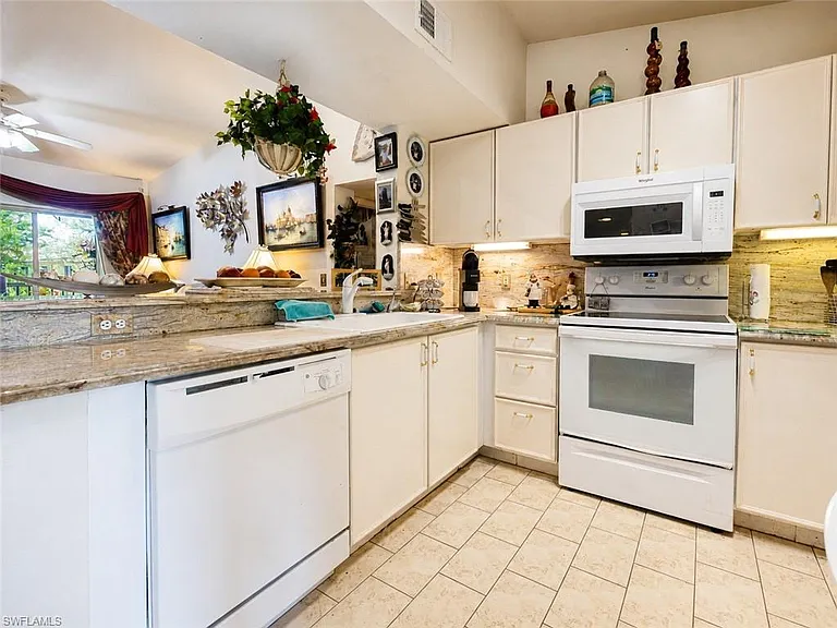 8294 Key Royal Cir #1631 — Photo 5