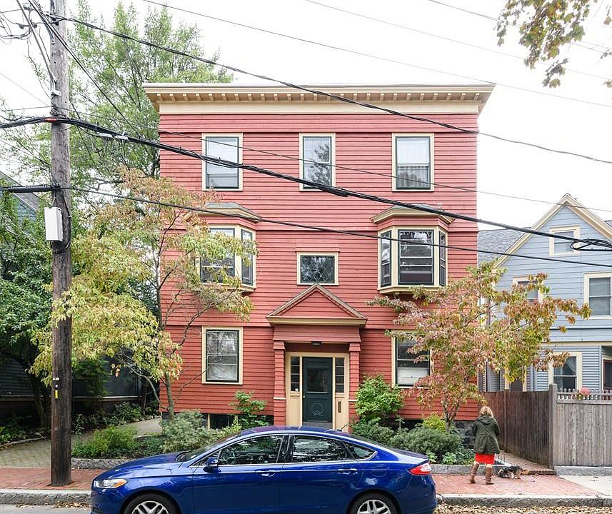 2nd image of 25 Carver St