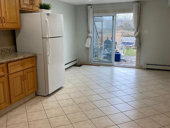 2nd image of 3353 Lucerne St #1
