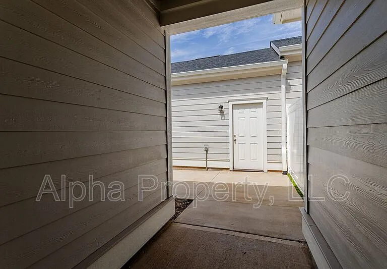 18 Alderly Way — Photo 22