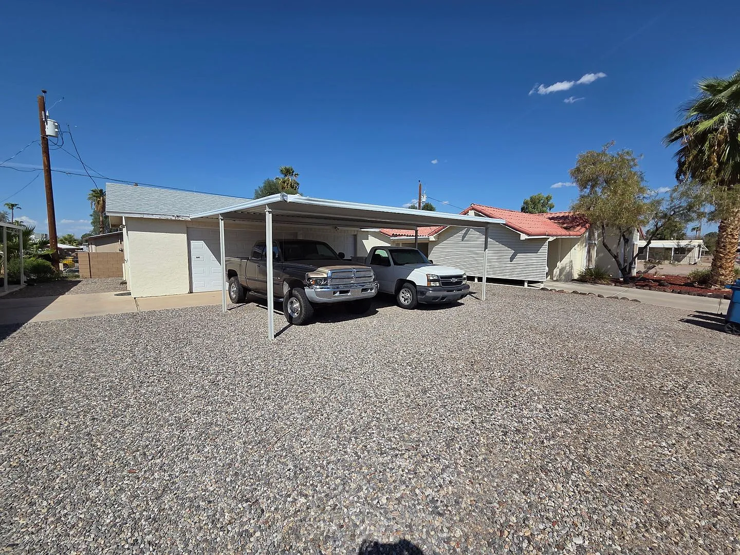 River Retreat! 3-Bedroom Home with 1 car garage and covered parking for 5 vehicles! — Photo 4