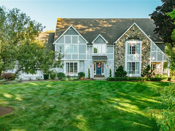 641 Lyme Ct, Erie, PA 16505