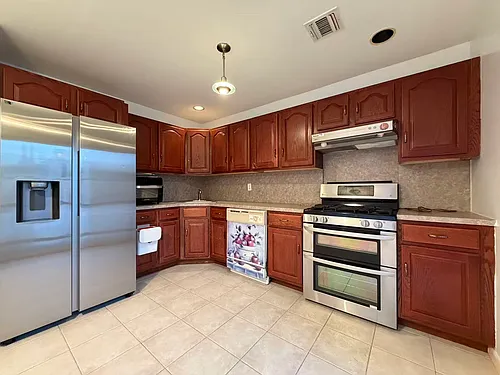 27 Conger St Photo 1