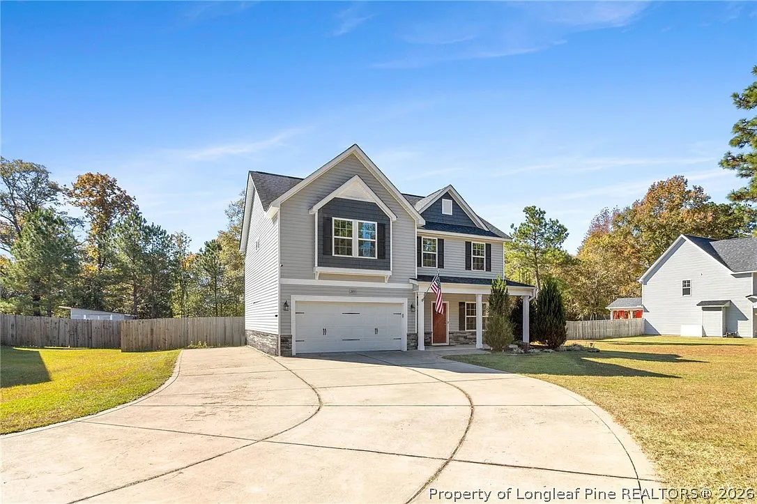 4 bed, 2.5 bath, 2309 sqft, $2,200 — Photo 3