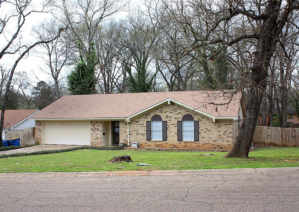 1st image of 705 Carlisle Dr