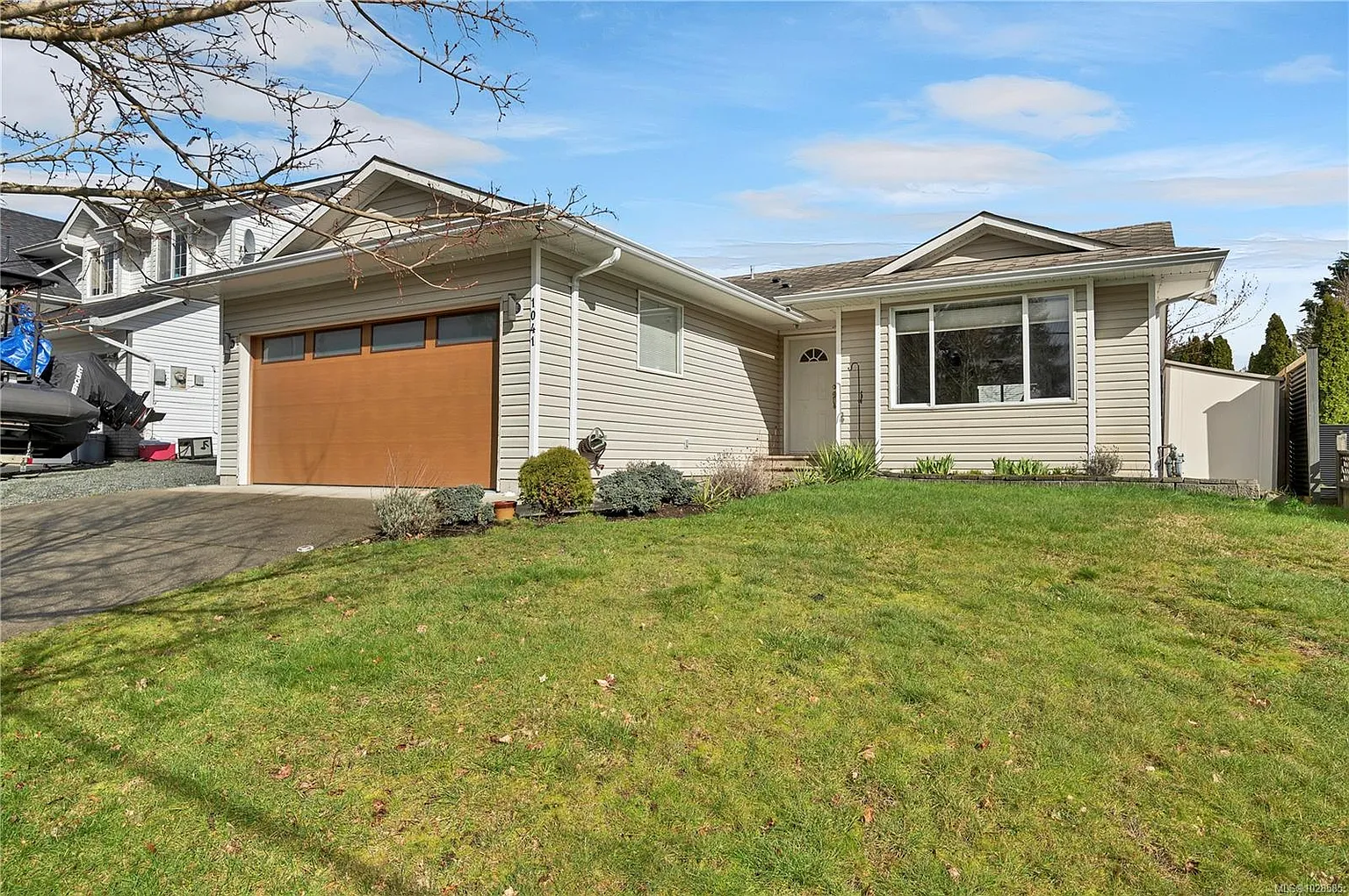 1041 Shellbourne Blvd photo 1